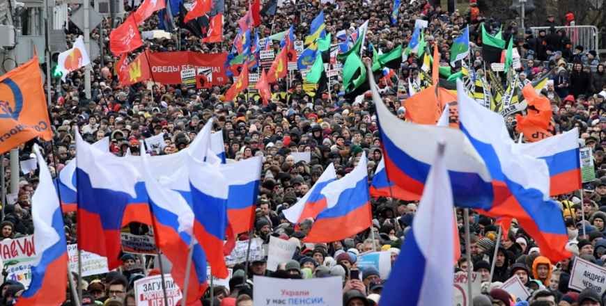‘United Dissatisfaction’: Tens of Thousands Across Russia Rally for Slain Opposition Leader
