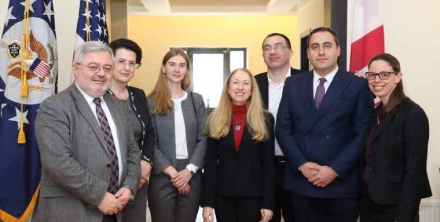 Georgian Parties Sign Election-Reform Memorandum