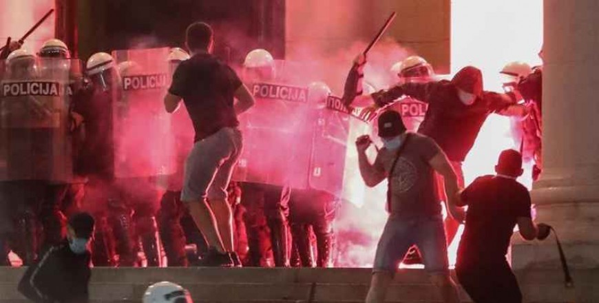 Hundreds try to storm Serbian parliament as protests heat up