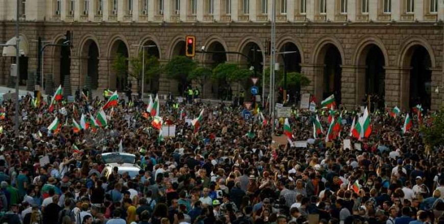 Bulgaria's PM Calls on Finance, Economy and Interior Ministers to Resign