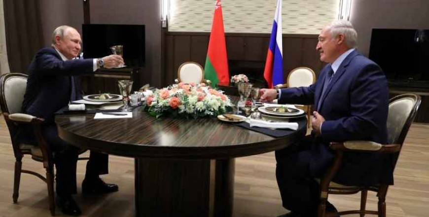 Belarus leader says Putin offers help as pressure builds