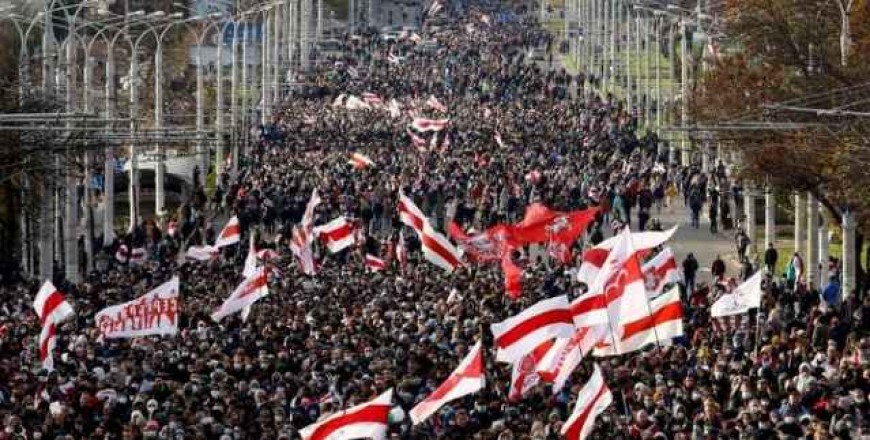 Tens of thousands march in Belarus despite police threat to open fire
