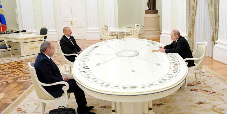 Putin Hosts Trilateral Meeting With Armenia, Azerbaijan Leaders
