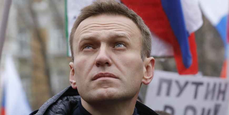 Navalny faces arrest on return, Russian prison service warns