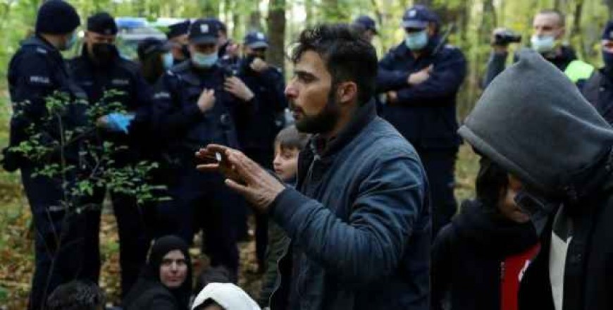 EU Ministers Meet Amid Talk Of New Measures Against Belarus Over Migrants