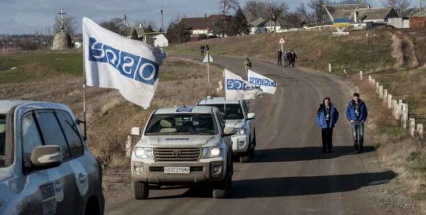 OSCE Says Separatists In Eastern Ukraine Preventing Monitors From Leaving Base