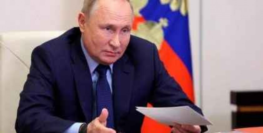 Vladimir Putin contraatacă ideologic