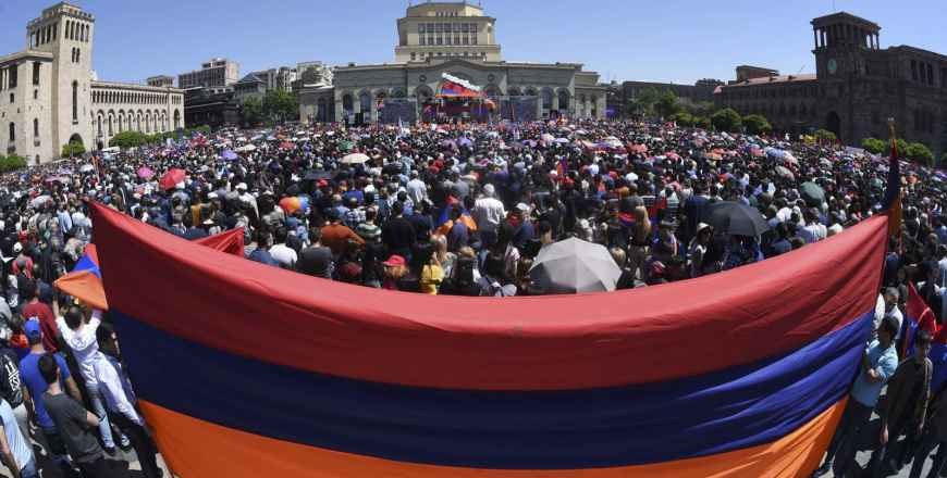 În Armenia, Parlamentul a respins Premierul străzii