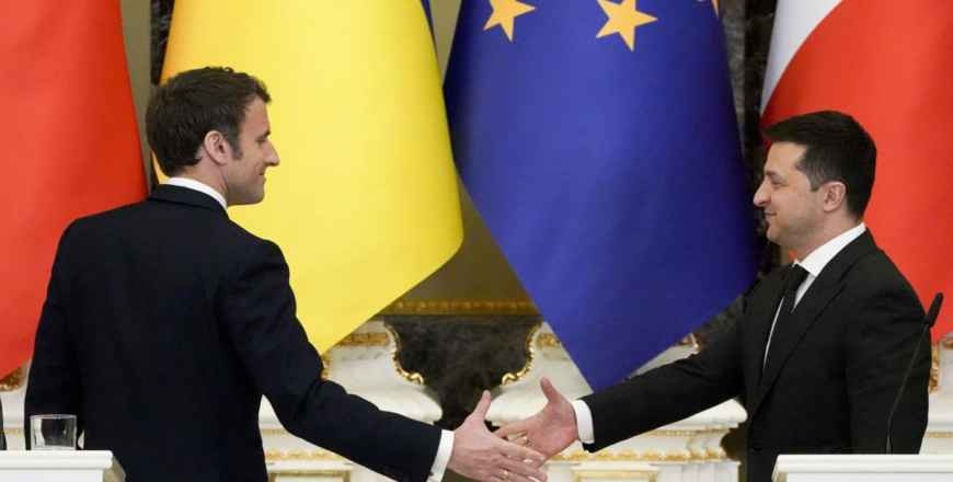 Macron says Putin told him Russia won’t escalate Ukraine crisis