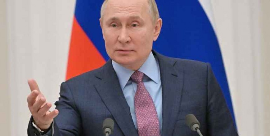 First reactions to the Russian president's decision to recognize Donbas