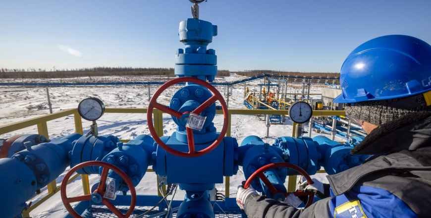 Russia Nearly Doubled Its Income From Energy Sales To The EU During Wartime, Study Shows