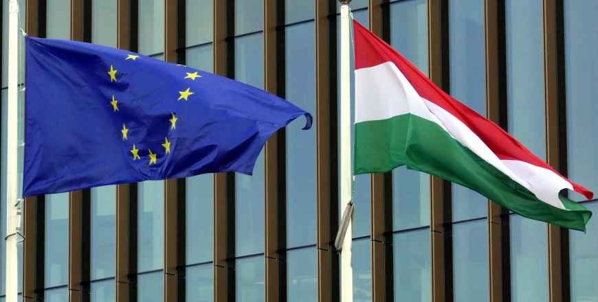 EU Parliament urges EU to keep blocking funds for Hungary