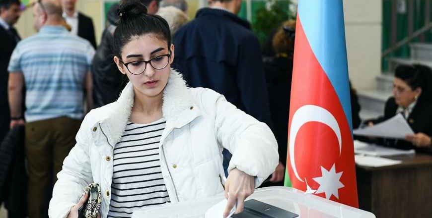 Alegeri anticipate contestate în Azerbaidjan